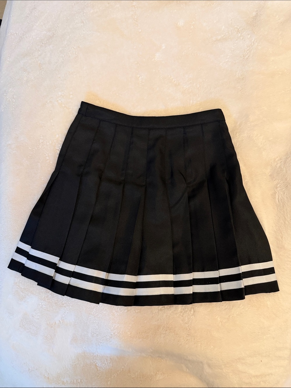 Delia’s by Dolls Kill Just A Kiss Pleated Skirt, S